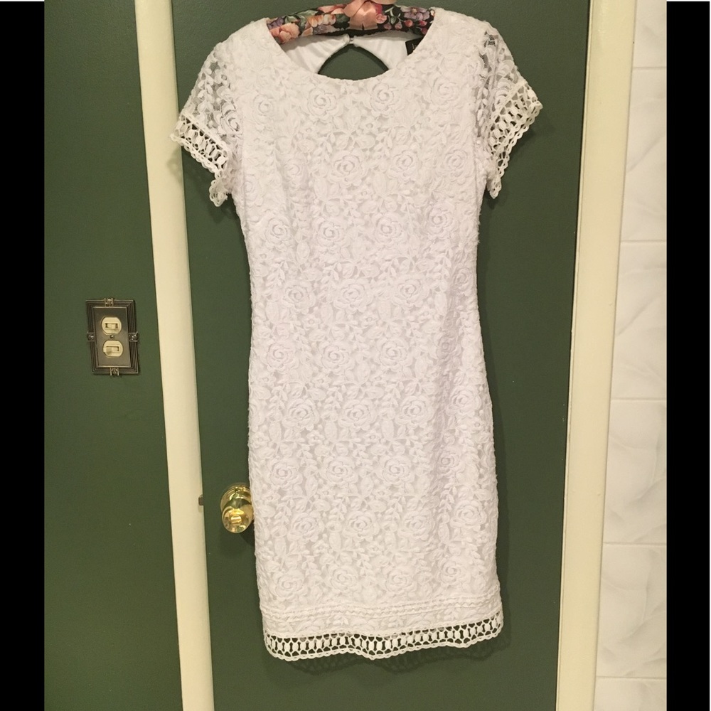 Laundry by Shelli Segal sheath dress